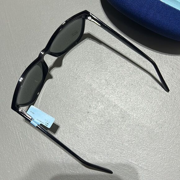 Valerie Spencer Sunglasses + Hard-case + Cloth - Picture 5 of 13